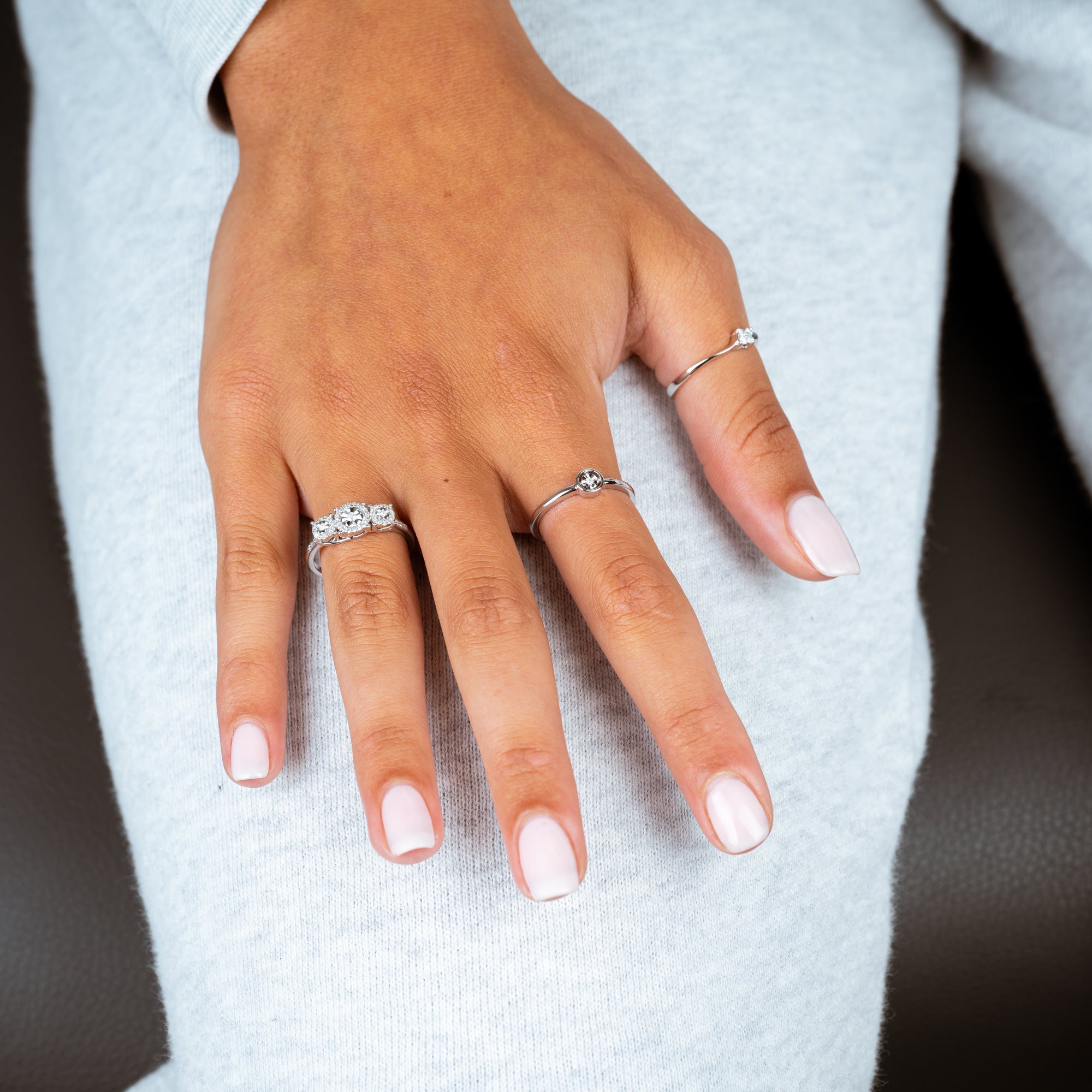 Round Shaped Illusion Diamond Ring - RNB Jewellery